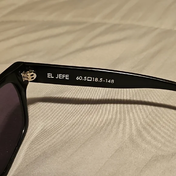 Tres Noir Sunglasses - Picture 4 of 5